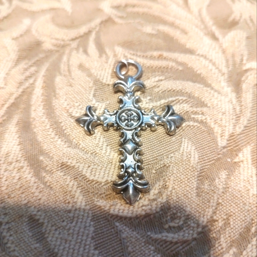 ▫️✝️▫️Beautiful Vintage Ornate Silver Metal Cross Pendant - Picture 4 of 9
